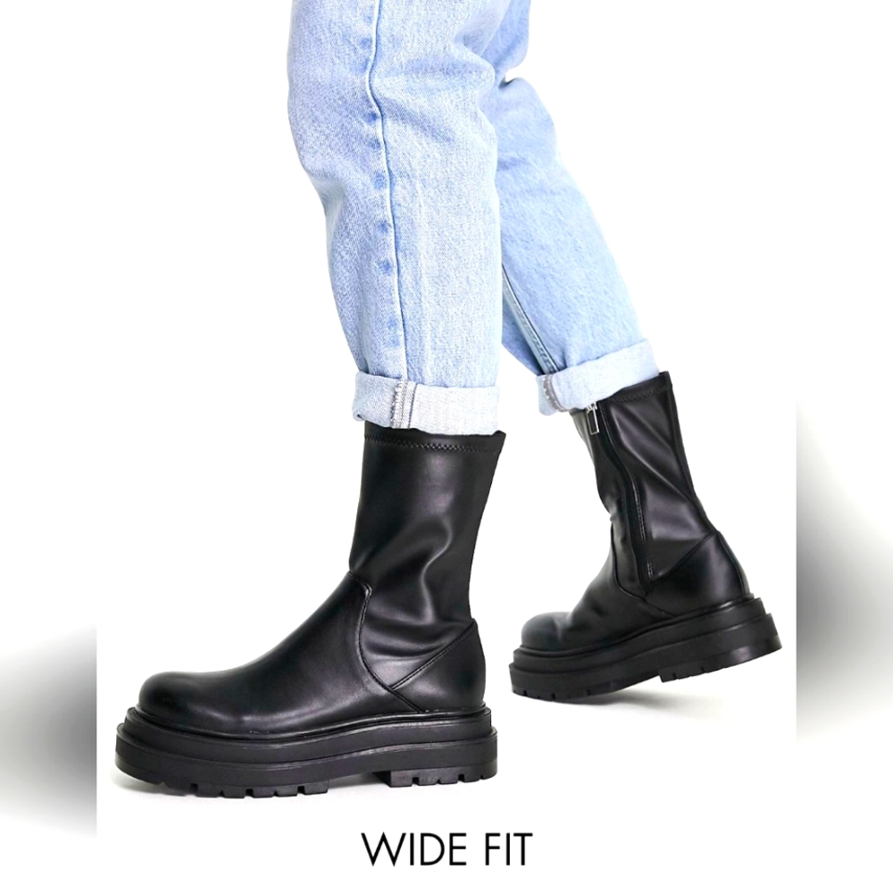 NWT Pull&Bear Wide Fit chunky flat ankle boots with side zip detail Size 11